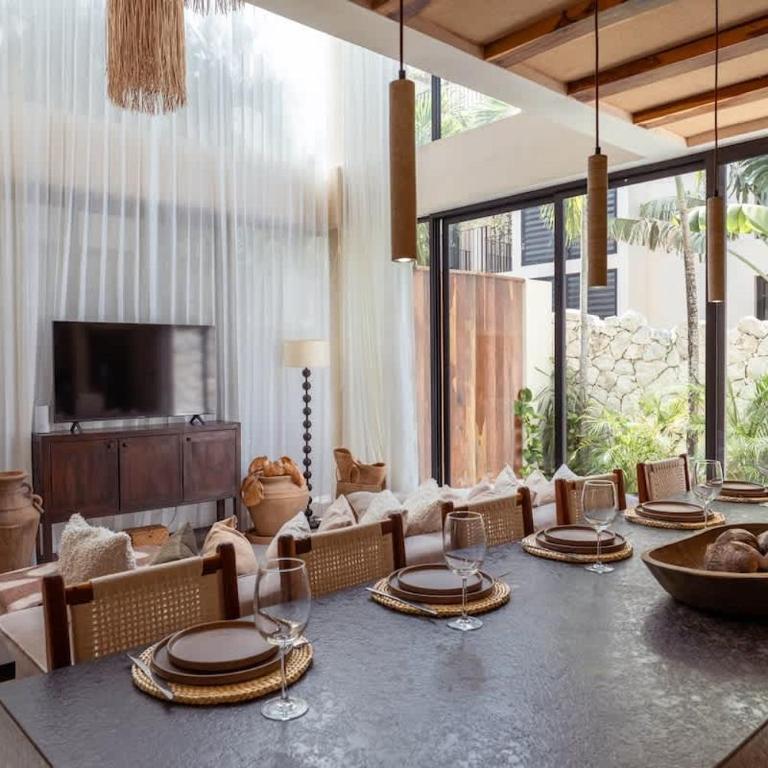 Spacious 6BR Luxe Villa with 4 Private Pools and Yoga Space Rooftop & Concierge - Villa - 17
