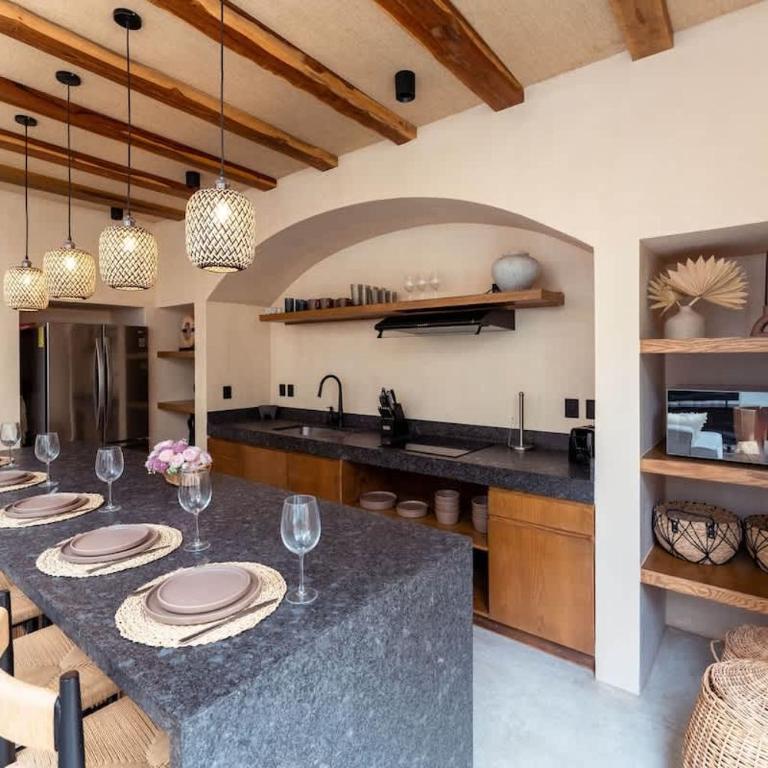 Spacious 6BR Luxe Villa with 4 Private Pools and Yoga Space Rooftop & Concierge - Villa - 18