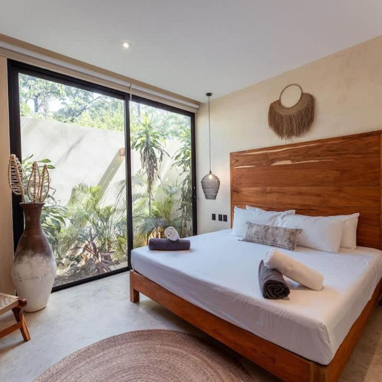 Spacious 6BR Luxe Villa with 4 Private Pools and Yoga Space Rooftop & Concierge - Villa - 52