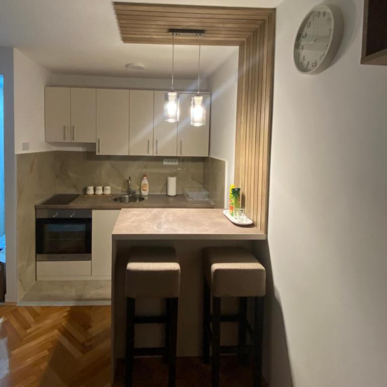 Studio Inn "next to Delta & Free Parking " - Studio Apartment - 1