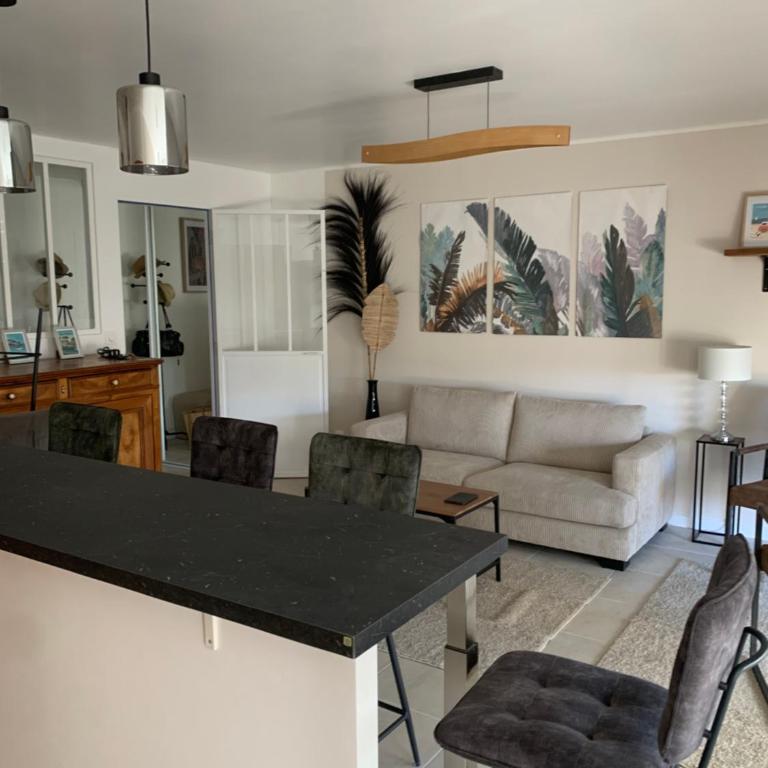 Large 2 bedroom apartment with a quiet harbor view, fiber, balcony, parking - Two-Bedroom Apartment - 2
