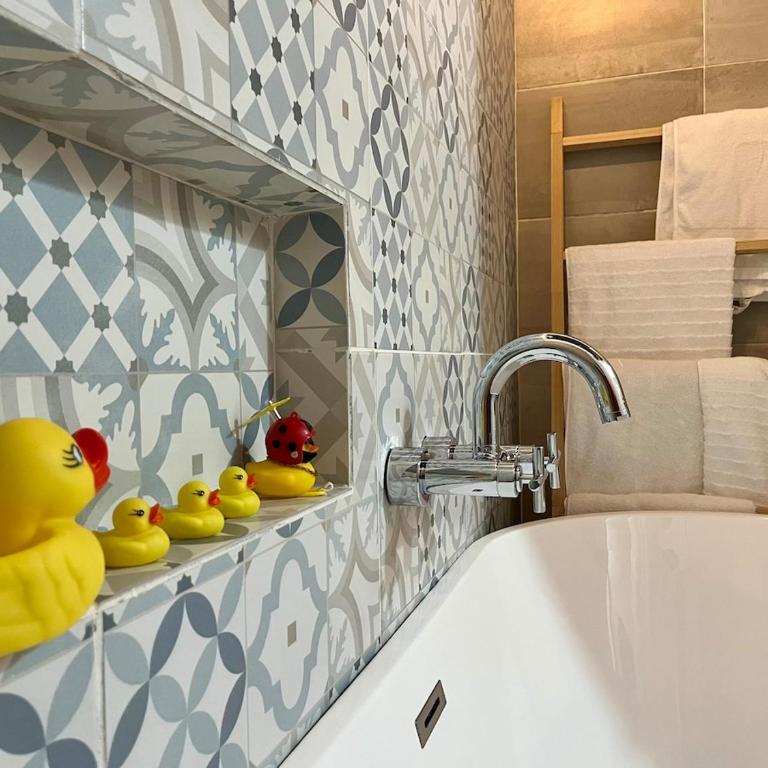 Suitable unique design with natural light Envigado - Two-Bedroom Apartment - 22