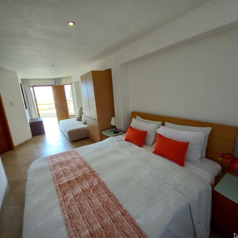 Baja Montañita Beach Resort - Suite with Sea View - 1