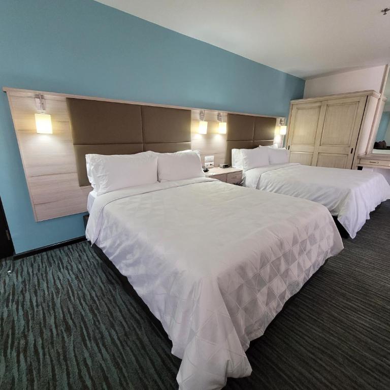Holiday Inn & Suites Mexico Zona Reforma by IHG - Queen Suite with Two Queen Beds - 2