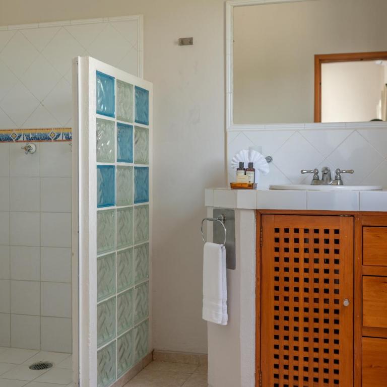 Villa Sol y Luna Ocean Front with Private Pool - Seven-Bedroom Villa - 36