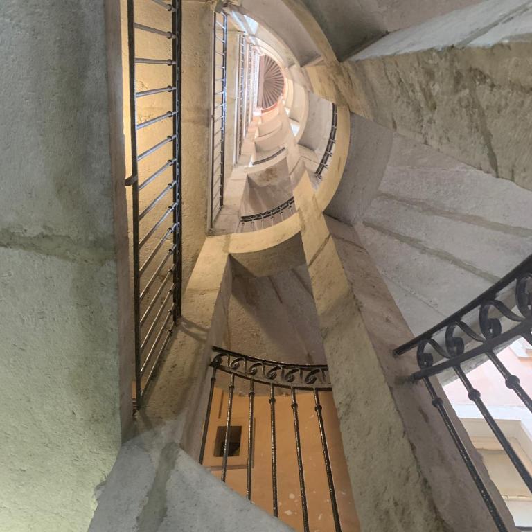 Grand appartement de charme idéalement situé - Apartment mit 2 Schlafzimmern - 11
