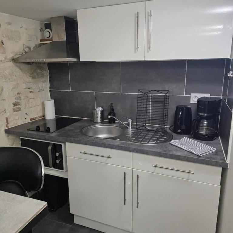 Studio#LesHalles#Centre Historique #Wifi#Clim#Terrasse#Confort & Calme - Apartment mit 1 Schlafzimmer - 19