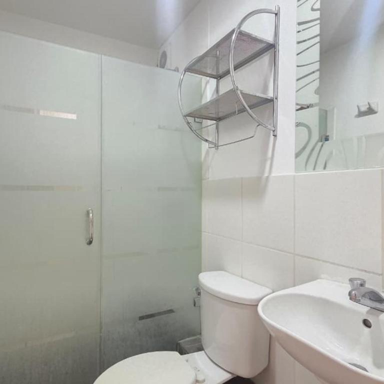 Dúplex con Terraza en Condominio Los Parques del Callao - Two-Bedroom Apartment - 12