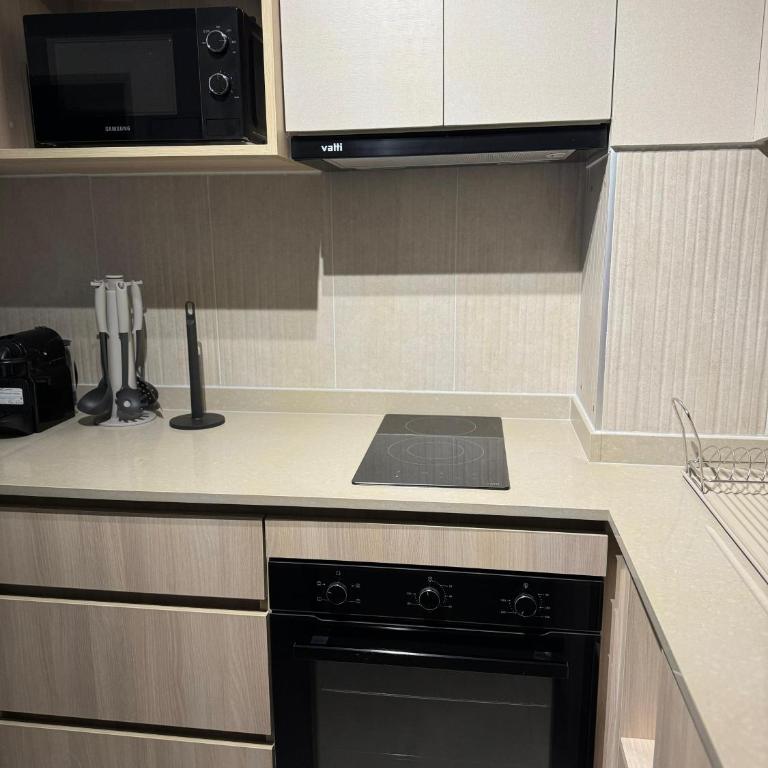 Departamento en sitio muy tranquilo cerca de Metro Irarrazabal - Apartamento de 1 dormitorio - 14