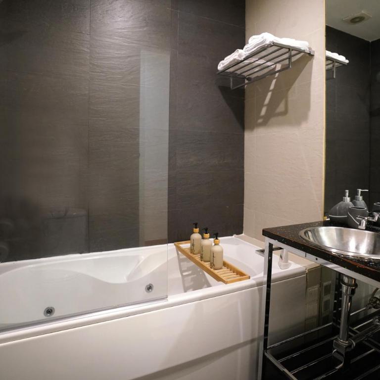 Efímera House Madrid - One-Bedroom Apartment - 35