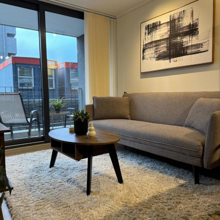 Departamento en sitio muy tranquilo cerca de Metro Irarrazabal - Apartamento de 1 dormitorio - 18