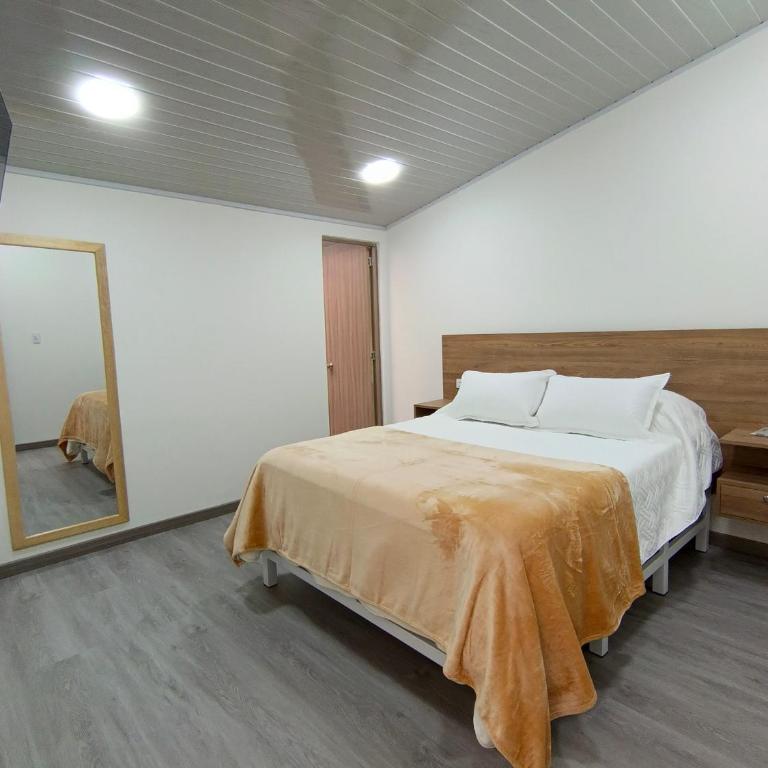 Alojamiento Hotel The hive suite - Double Room with Private Bathroom - 2
