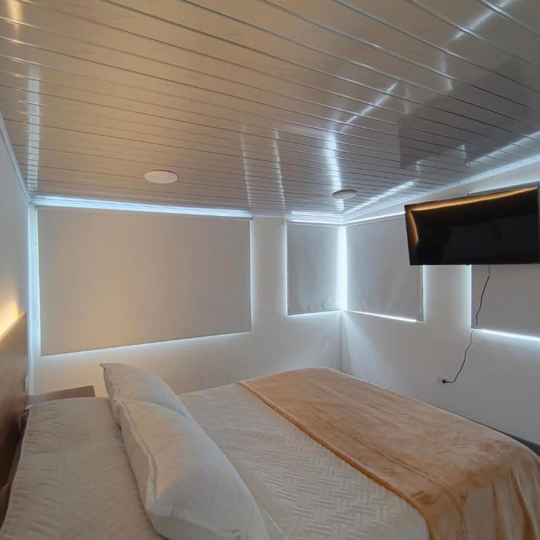 Alojamiento Hotel The hive suite - Double Room with Private Bathroom - 5