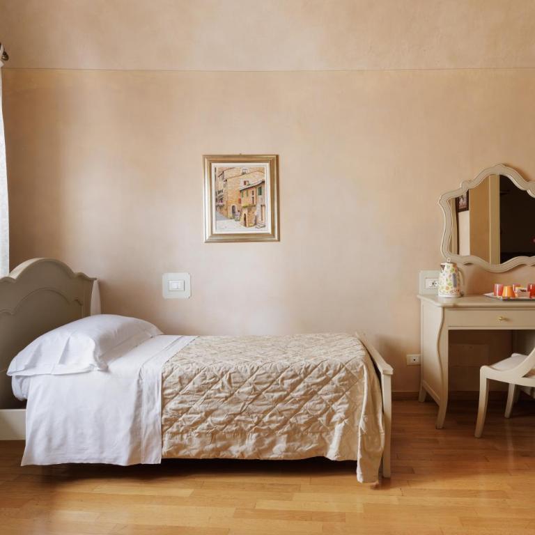 Residenza d'Epoca Relais I Miracoli - Triple Room with View - 5