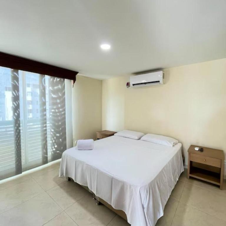 Apartamentos con piscina 1 cuadra de la playa - Apartamento Clásico - 2