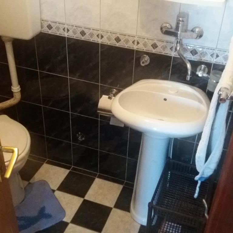 Apartmani KNEŽEVIĆ - Two-Bedroom Apartment - 13