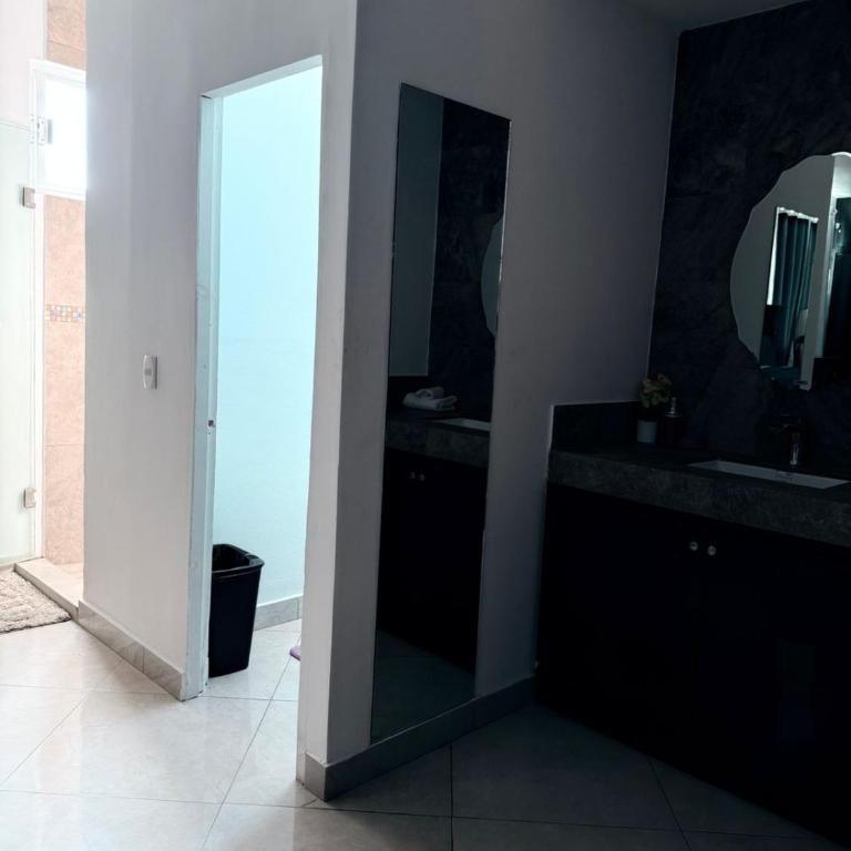 Casa Garage - One-Bedroom House - 18