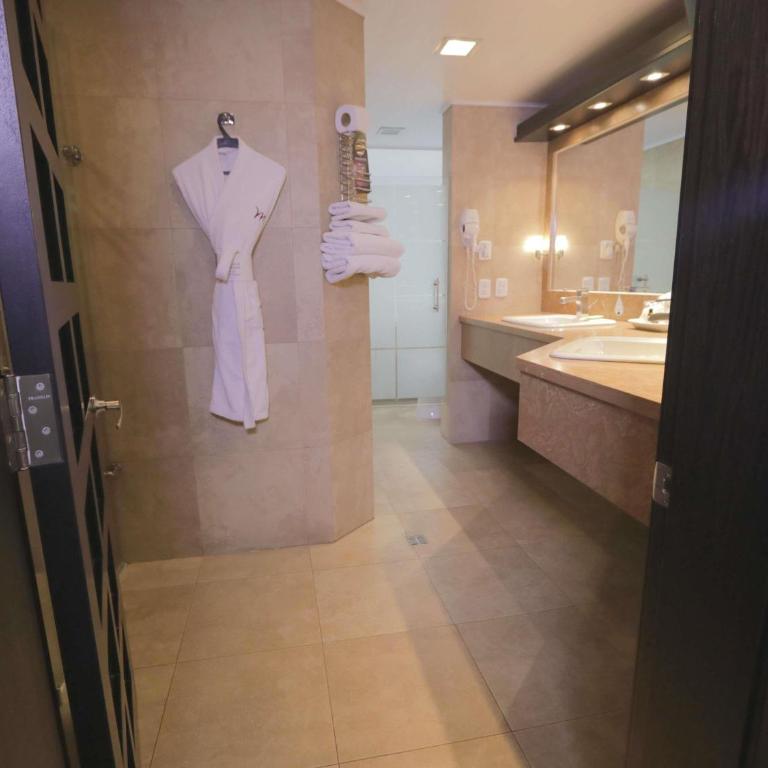 Mercure Alameda Quito - Habitación Deluxe con cama extragrande - 3