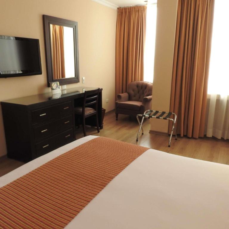 Mercure Alameda Quito - Superior King Room with One King Bed - 5