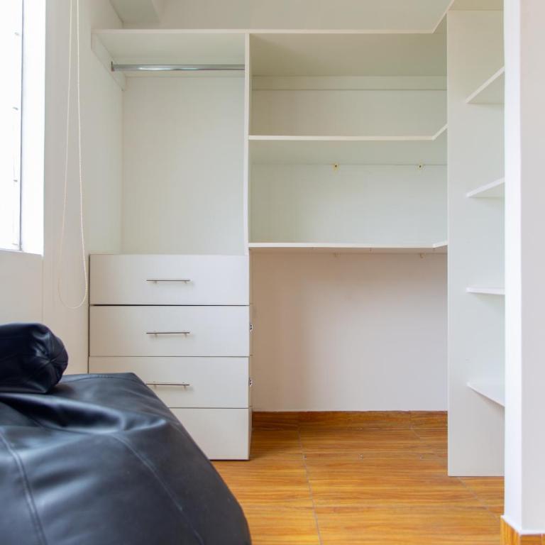 Amplio y Familiar 3BR de 3 pisos. Smart Home - Three-Bedroom Apartment - 17