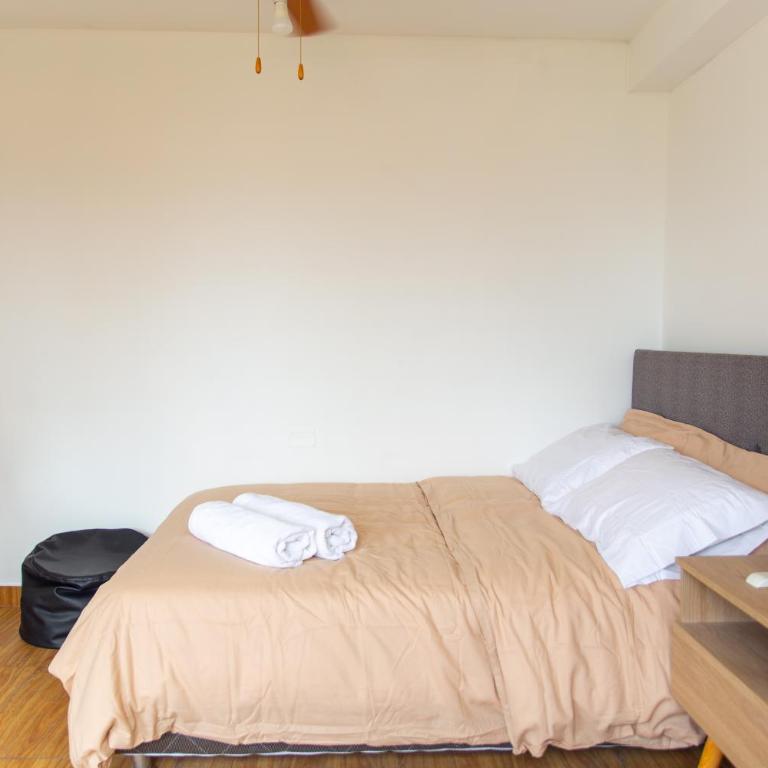 Amplio y Familiar 3BR de 3 pisos. Smart Home - Three-Bedroom Apartment - 9
