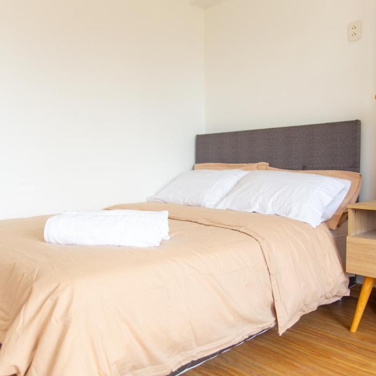 Amplio y Familiar 3BR de 3 pisos. Smart Home - Three-Bedroom Apartment - 11