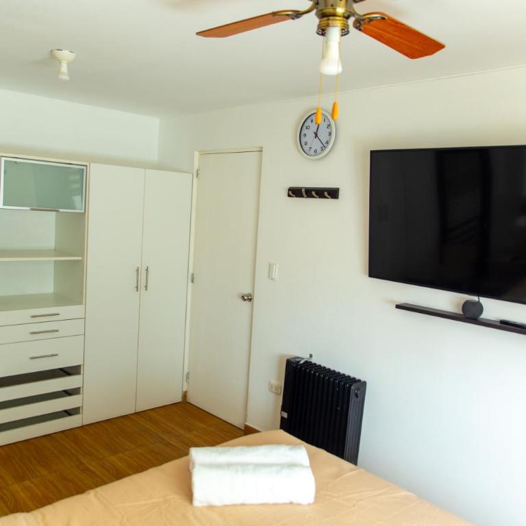 Amplio y Familiar 3BR de 3 pisos. Smart Home - Three-Bedroom Apartment - 24