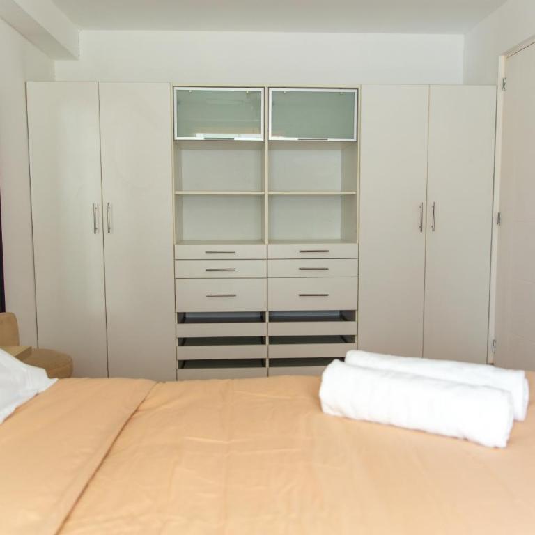 Amplio y Familiar 3BR de 3 pisos. Smart Home - Three-Bedroom Apartment - 12