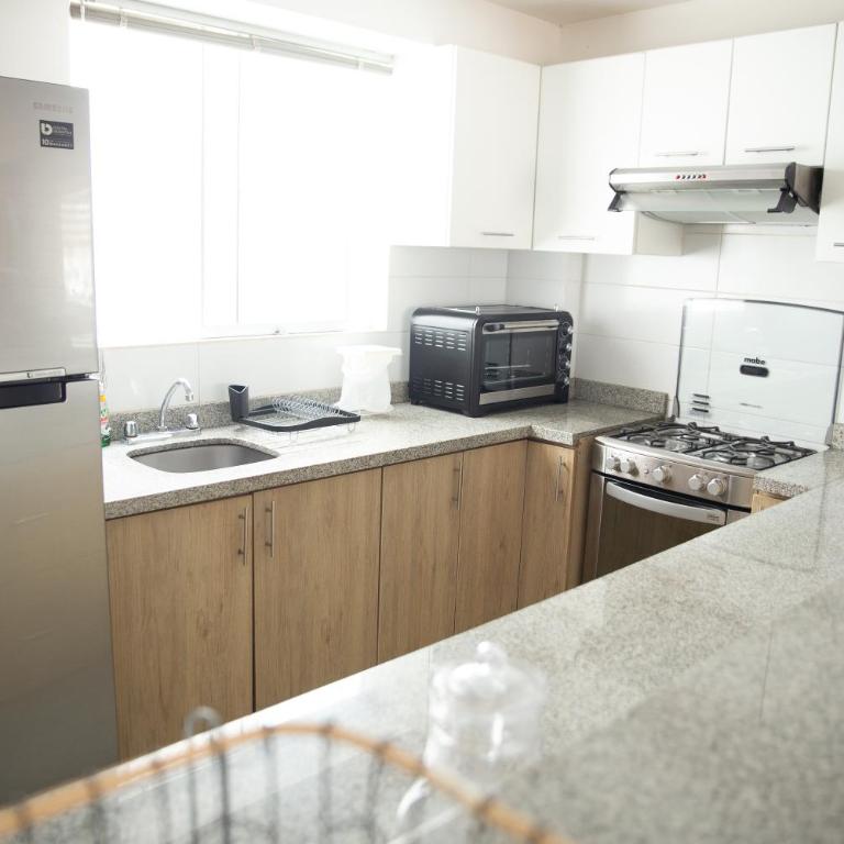 Amplio y Familiar 3BR de 3 pisos. Smart Home - Three-Bedroom Apartment - 23