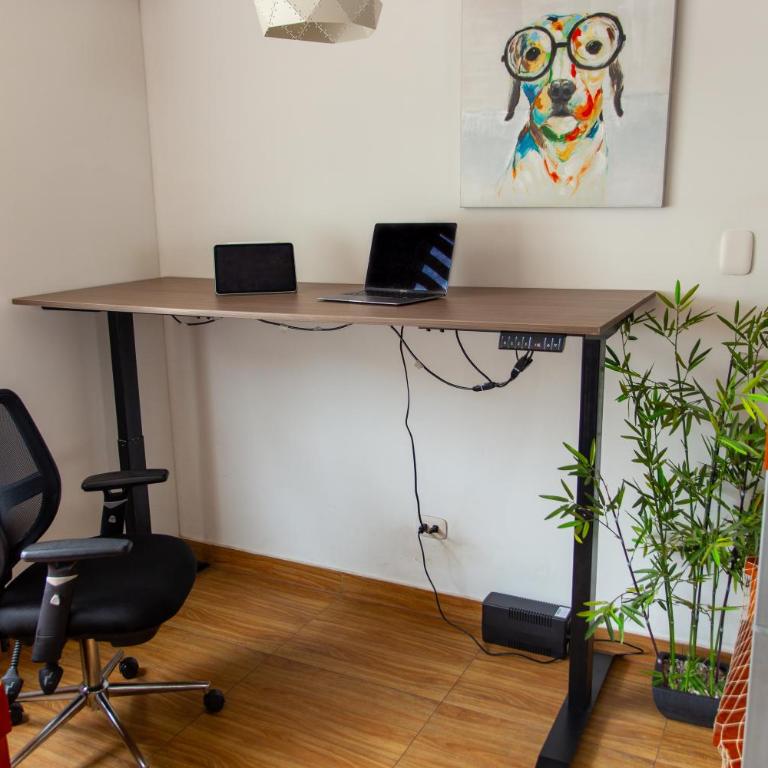 Amplio y Familiar 3BR de 3 pisos. Smart Home - Three-Bedroom Apartment - 35