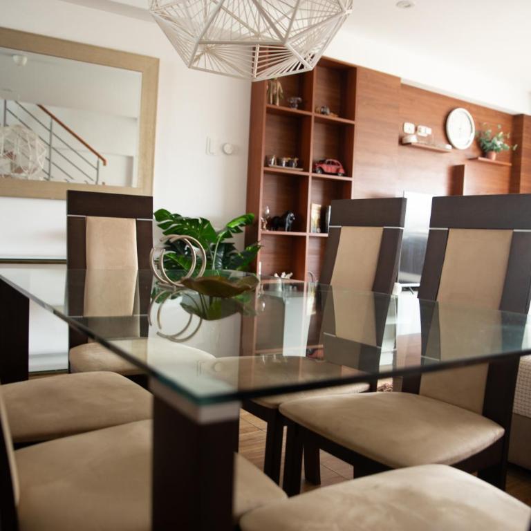 Amplio y Familiar 3BR de 3 pisos. Smart Home - Three-Bedroom Apartment - 37