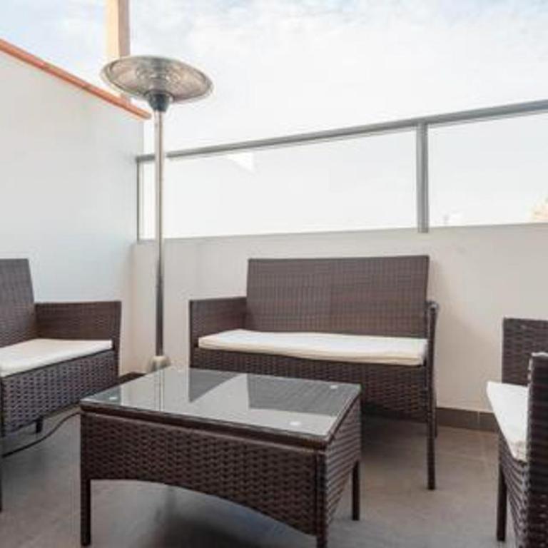 Amplio y Familiar 3BR de 3 pisos. Smart Home - Three-Bedroom Apartment - 57