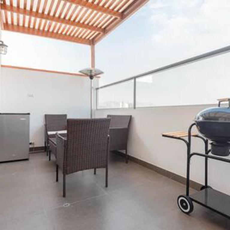 Amplio y Familiar 3BR de 3 pisos. Smart Home - Three-Bedroom Apartment - 58