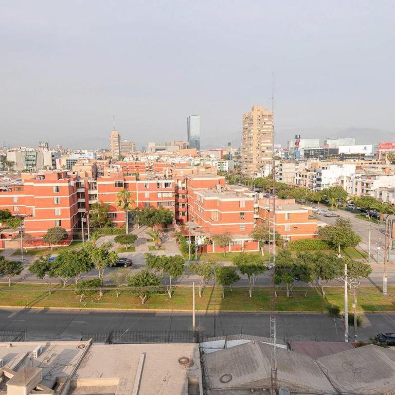 Amplio y Familiar 3BR de 3 pisos. Smart Home - Three-Bedroom Apartment - 62