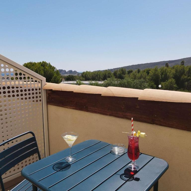 ibis La Ciotat - Double Room with Terrace and Sea Side View - 4