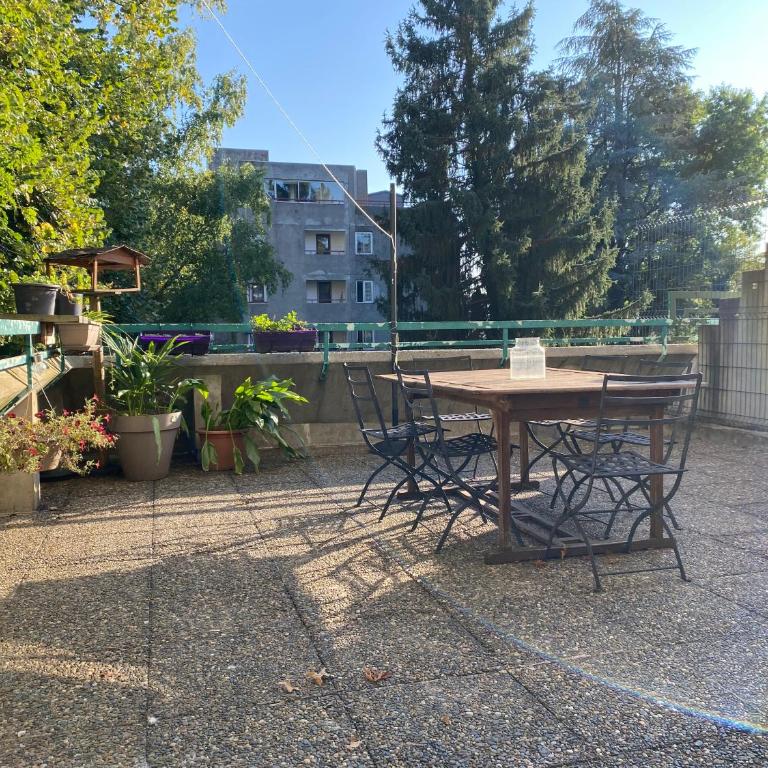 T3 avec grande terrasse et parking - Appartement 2 Chambres - 11