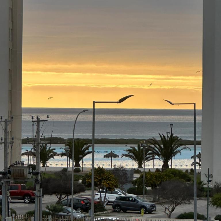 Dpto a pasos de playa, con terraza, vista al mar y faro - Two-Bedroom Apartment - 1