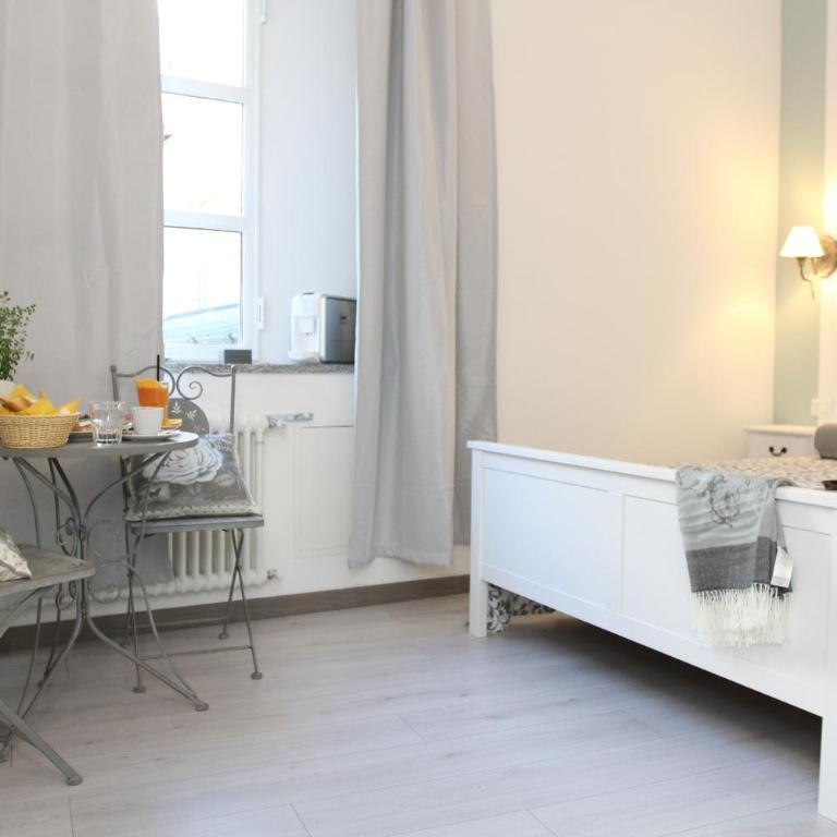 Carducci - Deluxe Double Room with Shower - 10