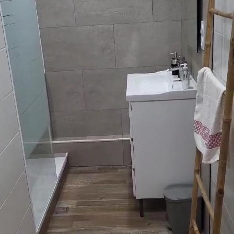 Appt 2 chambres Proche centre-ville - Appartamento con 2 Camere da Letto - 13