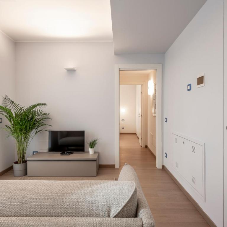 Fabbri Palace - B Home - Appartamento con 1 Camera da Letto e Balcone - 3