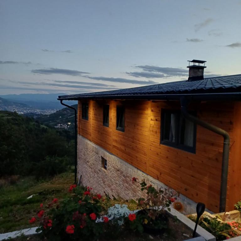 Planinska kuća SAMAK - Brvnara sa 3 Spavaće Sobe - 2
