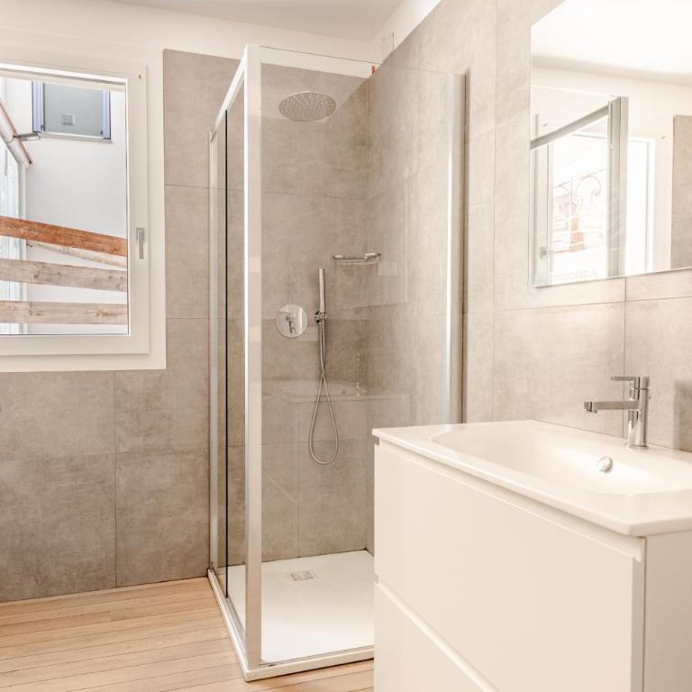 NEW Prestige Collection-2 Rooms-2 Bathrooms-Parking-VleDante - Two-Bedroom Apartment with View - 10