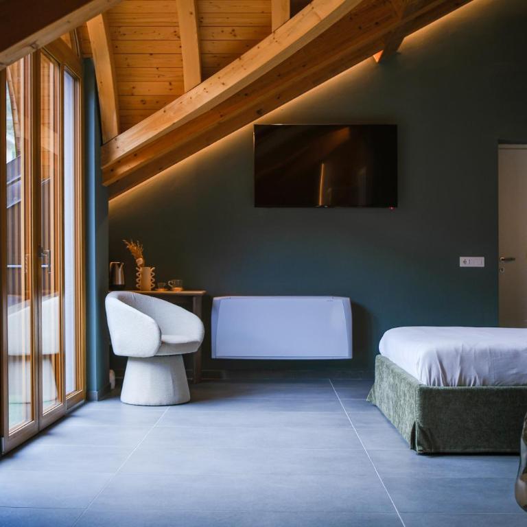 Sky Room Mountain View - 3 min walk to Bernina Express - Junior Suite with Mountain View - 15