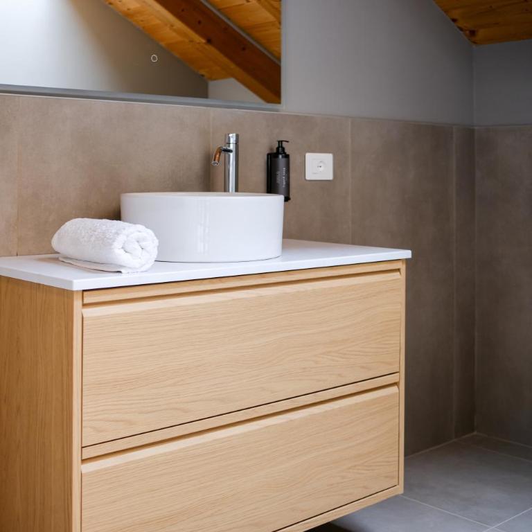 Sky Room Mountain View - 3 min walk to Bernina Express - Junior Suite with Mountain View - 21