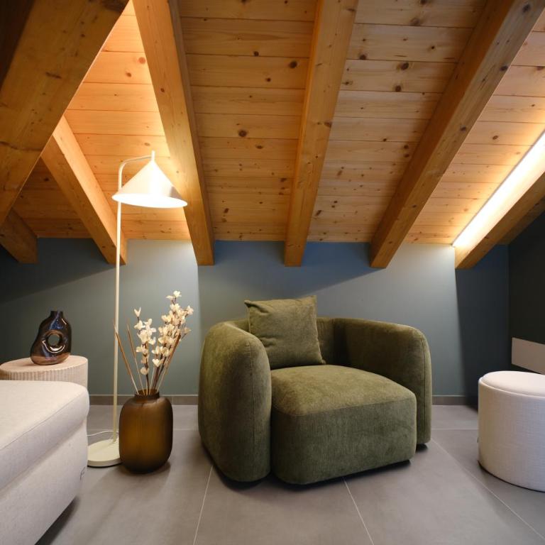 Sky Room Mountain View - 3 min walk to Bernina Express - Junior Suite with Mountain View - 7