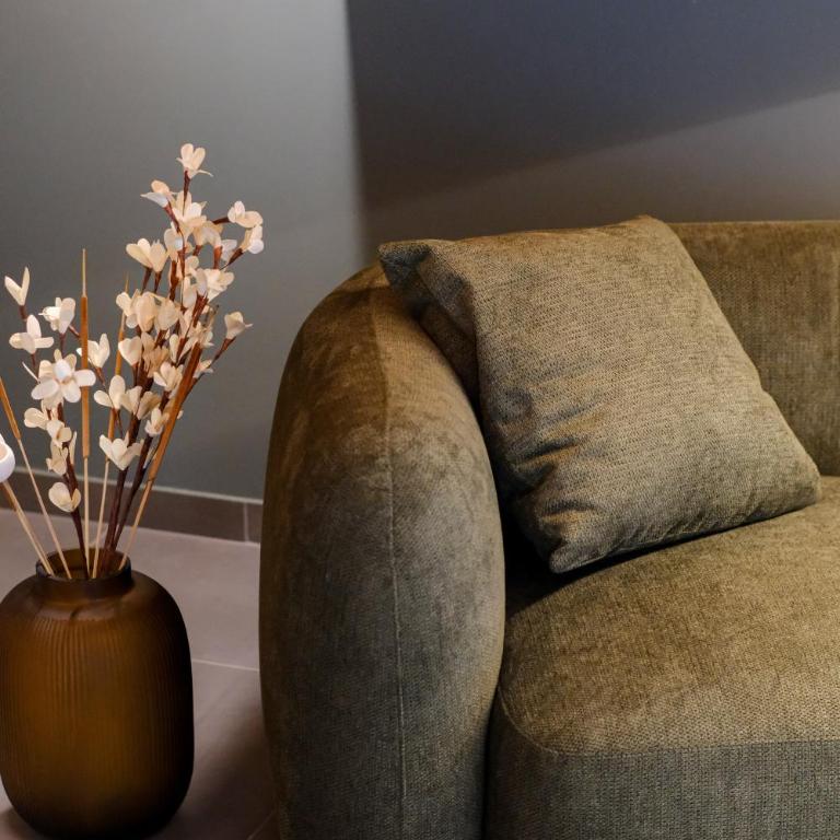 Sky Room Mountain View - 3 min walk to Bernina Express - Junior Suite with Mountain View - 25