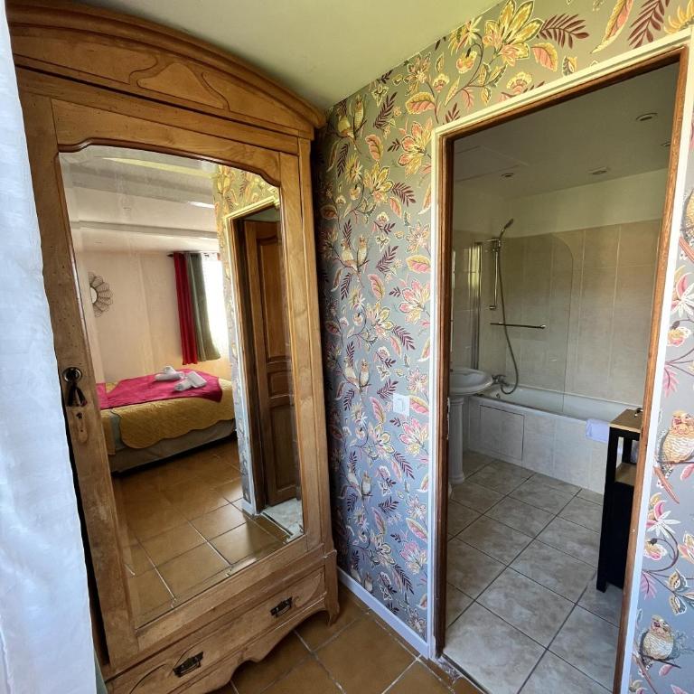 Le Patio - Double Room with Private Bathroom - 6