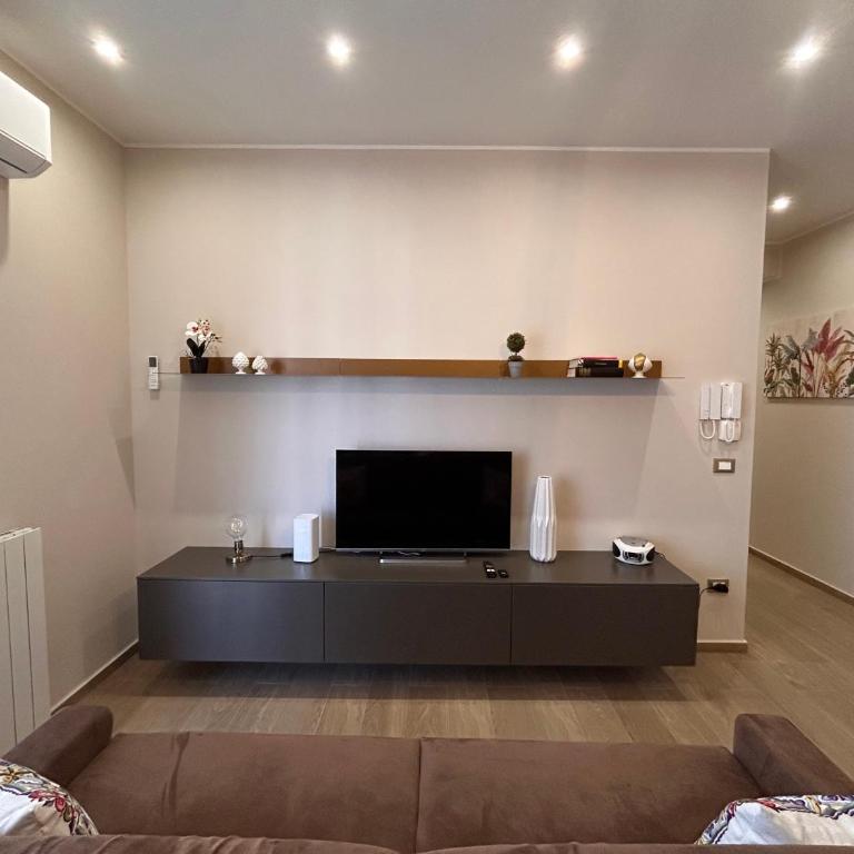 Notarbartolo Casa Centrale - Appartamento con 2 Camere da Letto e Vista Città - 10