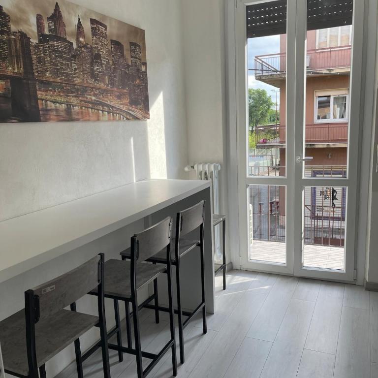 Apartment Alex vicino alla stazione Porta Nuova gratuito parcheggio - Appartamento con 1 Camera da Letto - 3