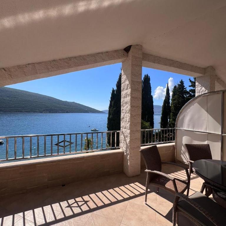 Apartmani Krivokapic - Apartment with Sea View - 3